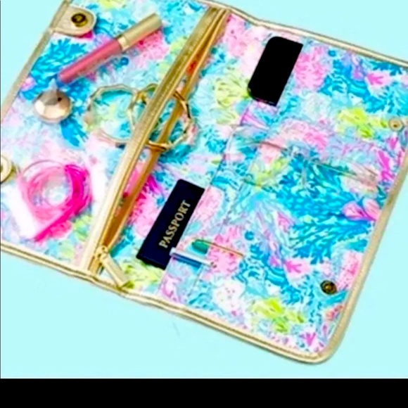 Lilly Pulitzer (2) Set Travel Organizer/Card Wallet - Picture 1 of 4